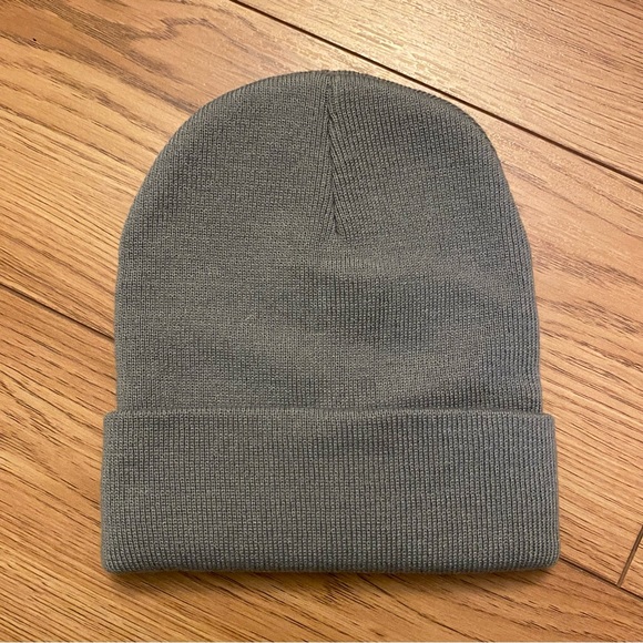 FREE IN BUNDLE* Beanie/toque - Picture 2 of 8